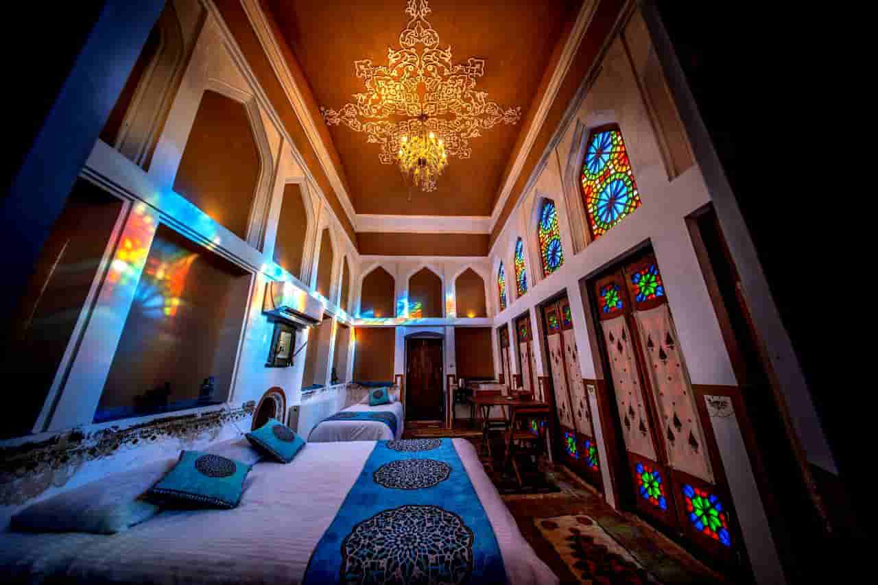 اجاره بوتیک هتل سنتی در امیرچخماق یزد- شاهنشین