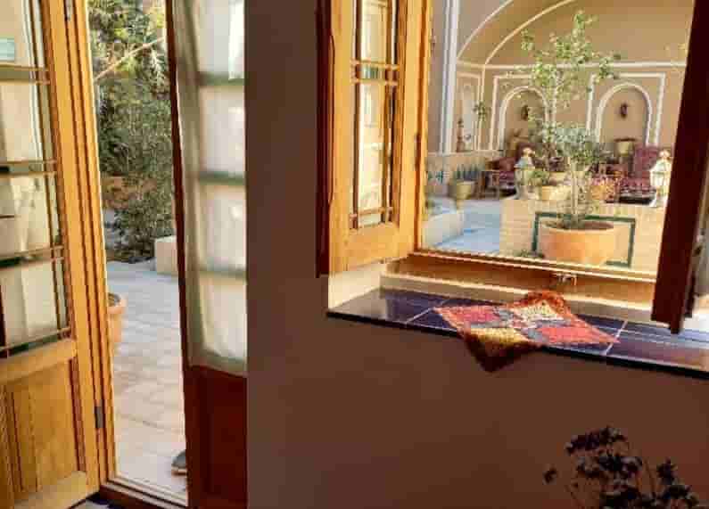 اجاره اتاق در خیابان گلسرخ - عشق