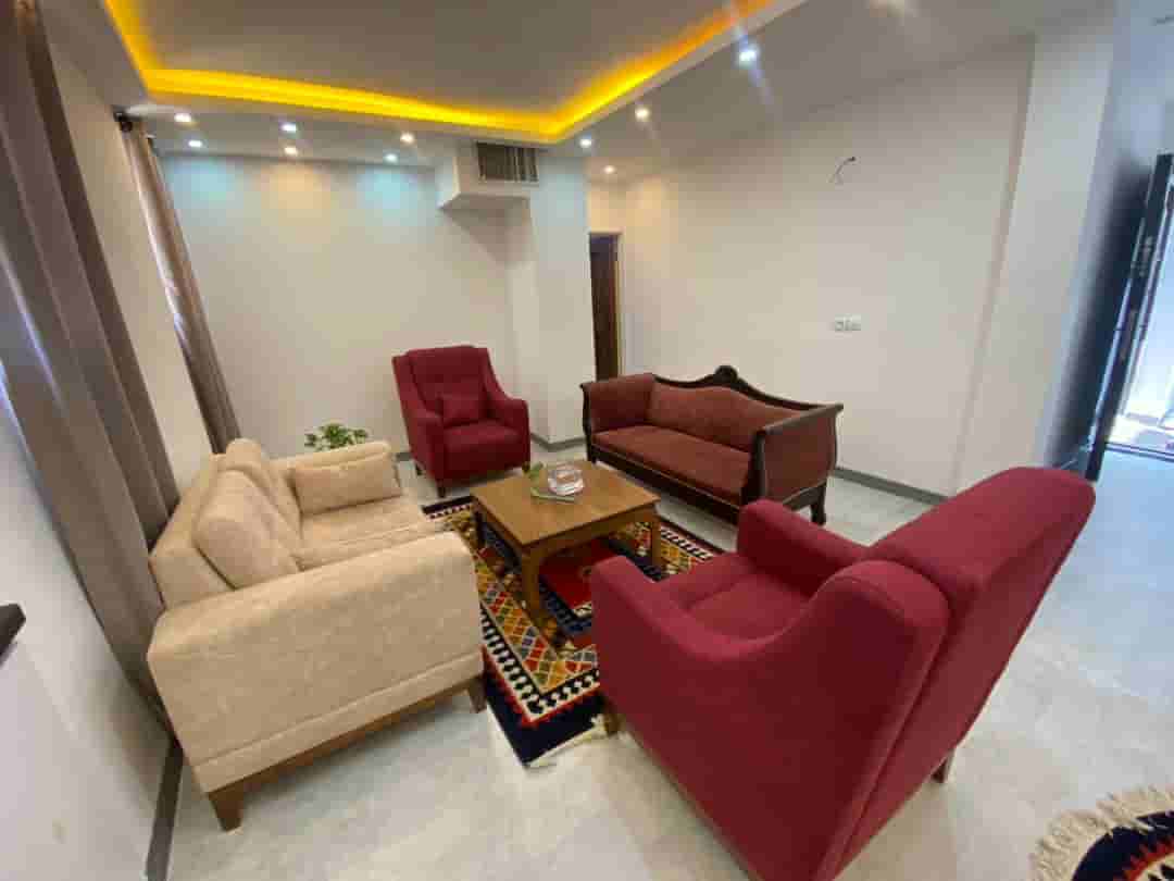 اجاره منزل مبله تکخواب در خیابان آزادگان - طبقه دوم