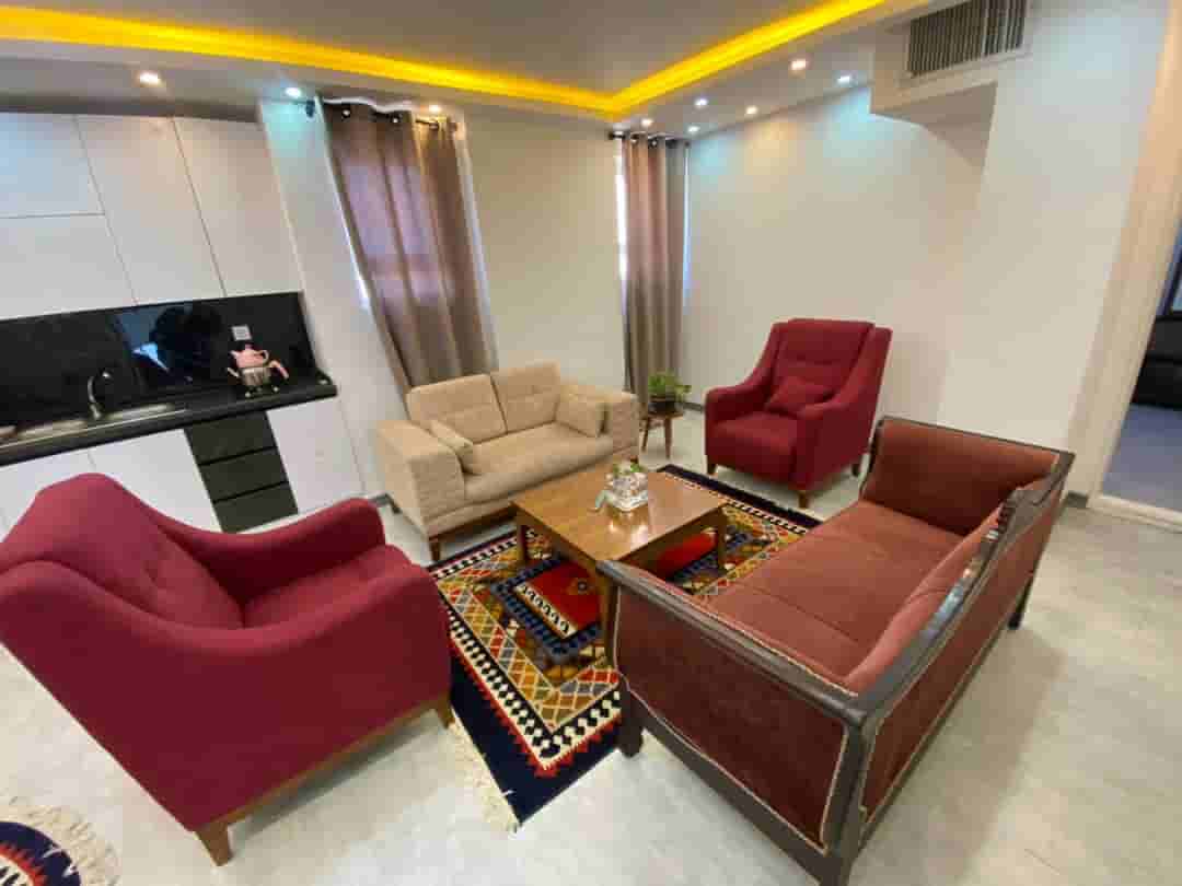 اجاره منزل مبله تکخواب در خیابان آزادگان - طبقه دوم