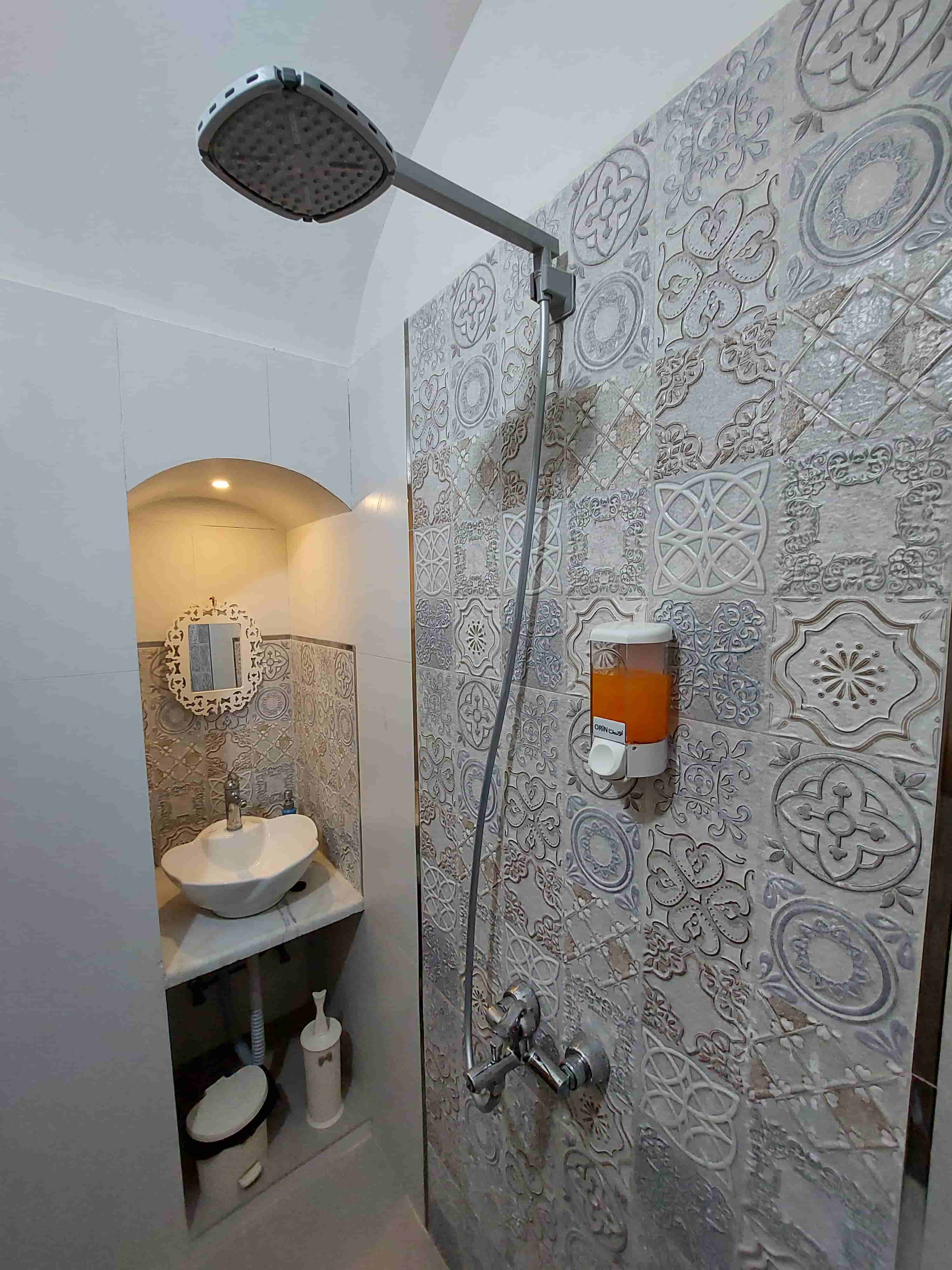 اجاره عمارت سنتی در 22بهمن آران بیدگل - شاه دخت