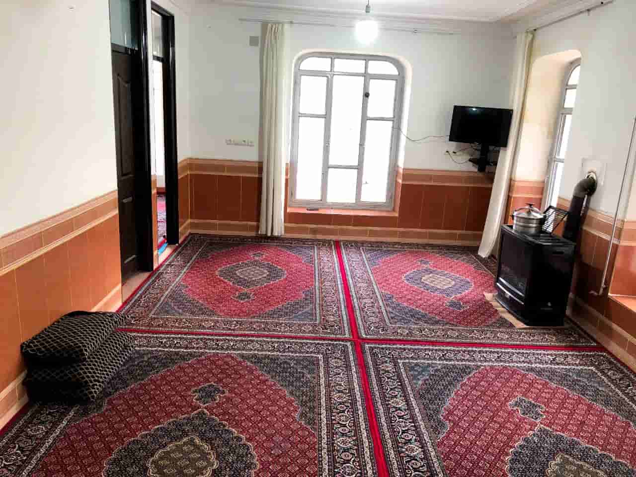 اجاره منزل ویلایی با ویو رو به دریاچه در داریان - پاوه