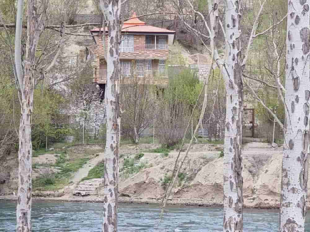 اجاره ویلا لب اب در روستای حجت آباد-واحد یک