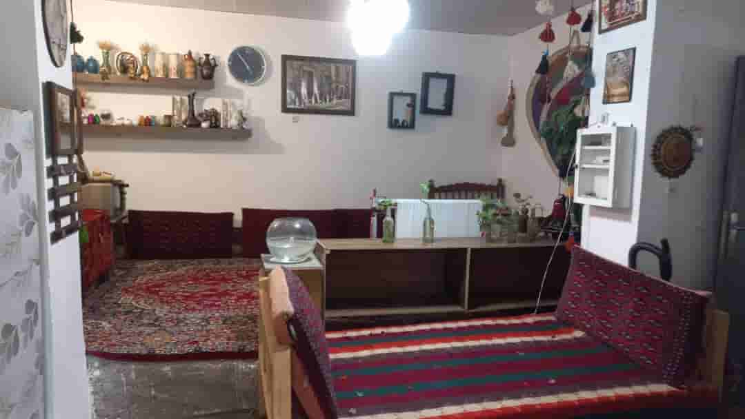 اجاره خانه مرمت شده بومگردی دو خوابه در برشنه سپیدان - نما