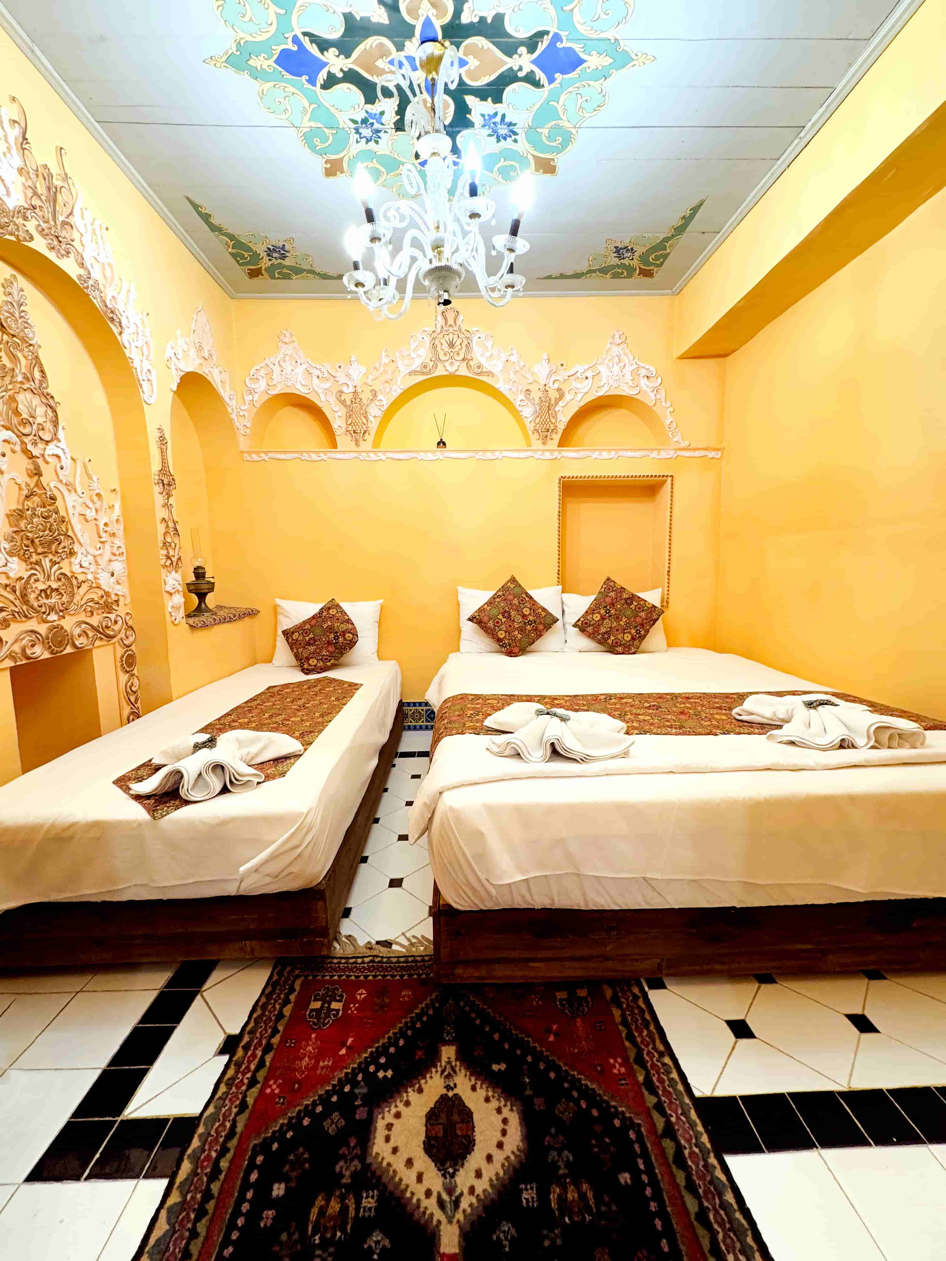 اجاره اتاق سنتی در 9 دی شیراز - یادمانه