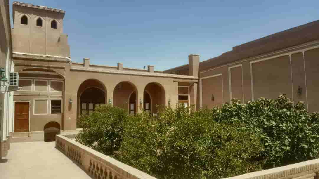اجاره اتاق بومگردی در بلوار بسیج یزد - اتاق تالار