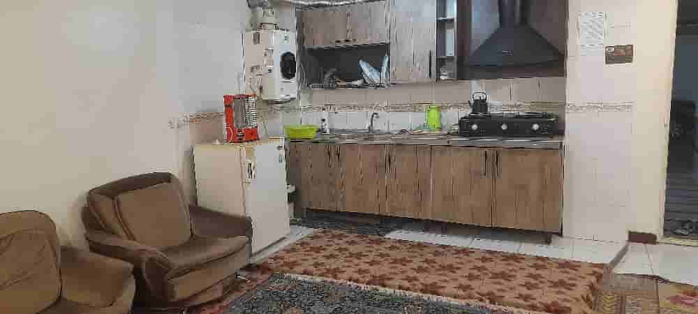آپارتمان درخیابان شهید رجایی کنگان- نزدیک ساحل