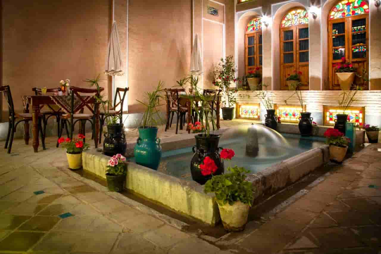 اجاره اتاق سنتی در نقش جهان اصفهان - کسایی