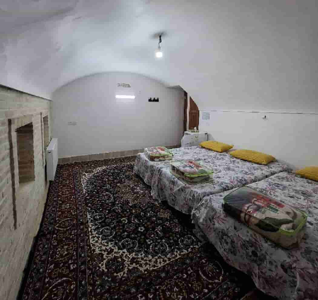 اجاره اتاق بوم گردی زیرهمکف در خیابان امام خمینی یزد - پنج