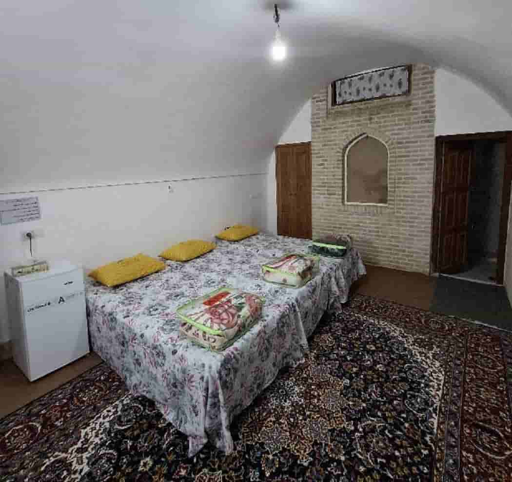 اجاره اتاق بوم گردی زیرهمکف در خیابان امام خمینی یزد - پنج