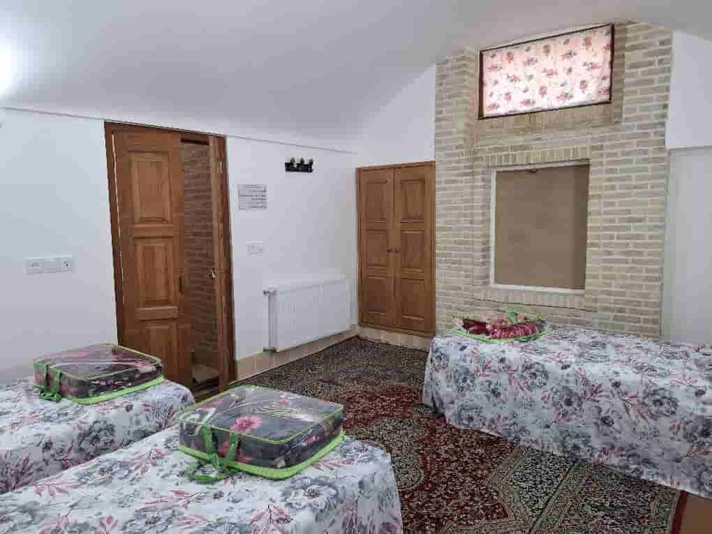 اجاره اتاق بوم گردی زیرهمکف در خیابان امام خمینی یزد - شیش