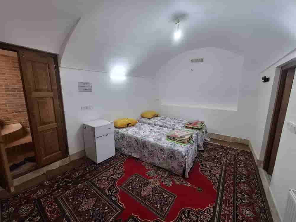 اجاره اتاق بوم گردی زیرهمکف در خیابان امام خمینی یزد - هفت