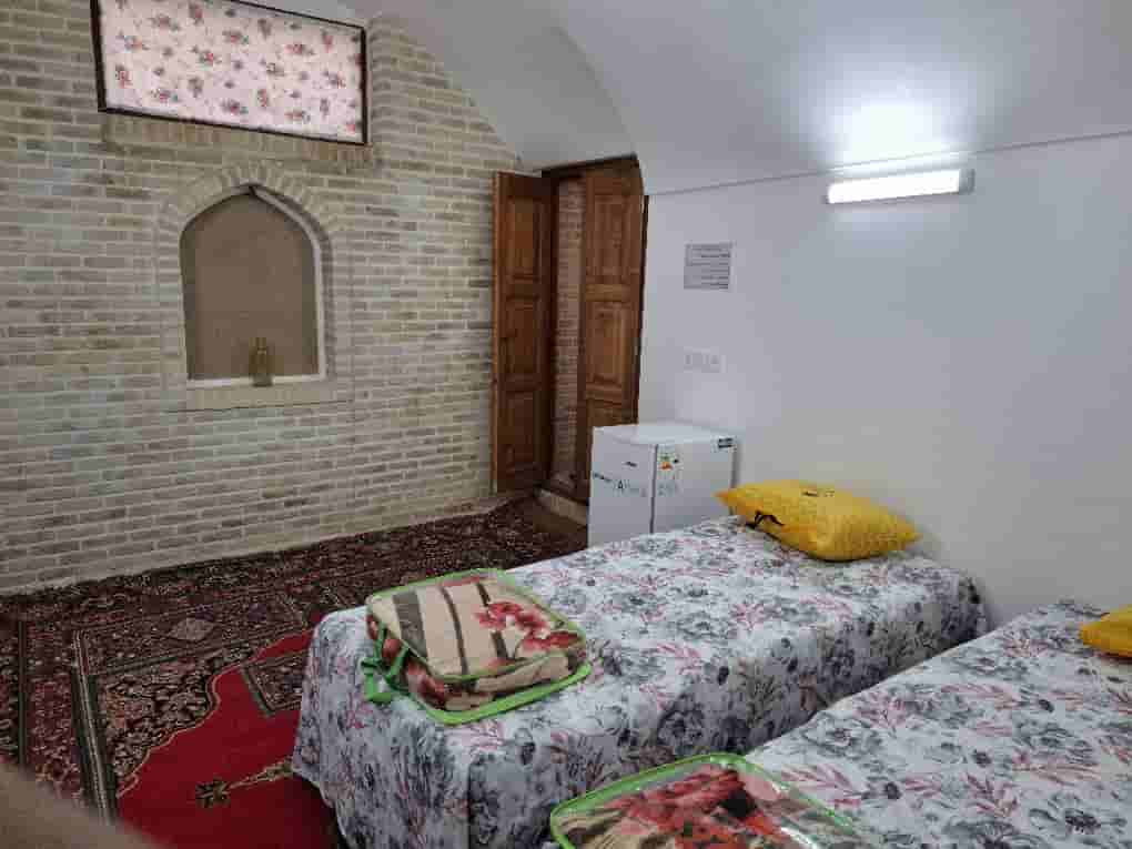 اجاره اتاق بوم گردی زیرهمکف در خیابان امام خمینی یزد - هفت