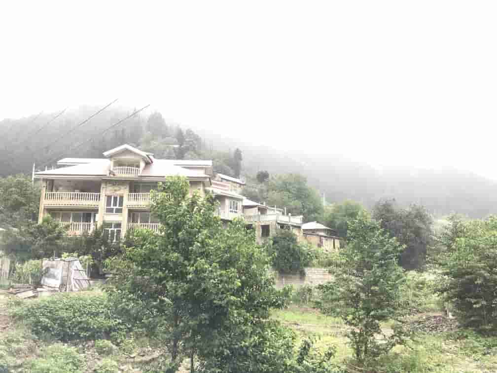 اجاره آپارتمان مبله در روستای چله بر توتکابن - سوئیت طبقه سوم