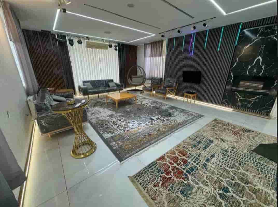 اجاره ویلا باغ دوبلکس با استخر آبگرم در صدرا شیراز - ونوس