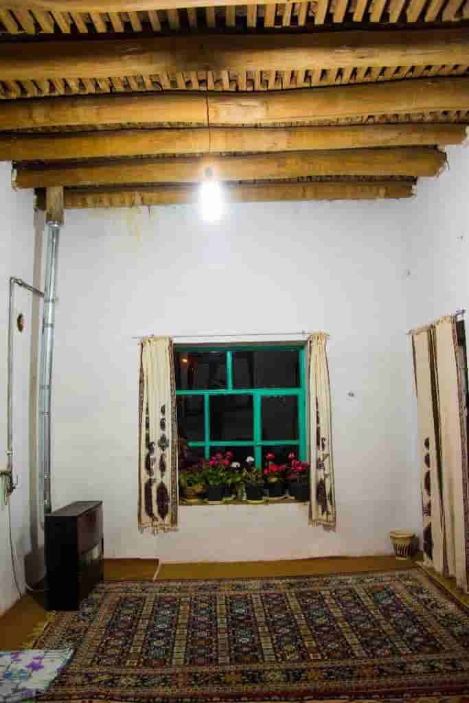اجاره اقامتگاه بومگردی در بویین میان دشت اصفهان - پونستان