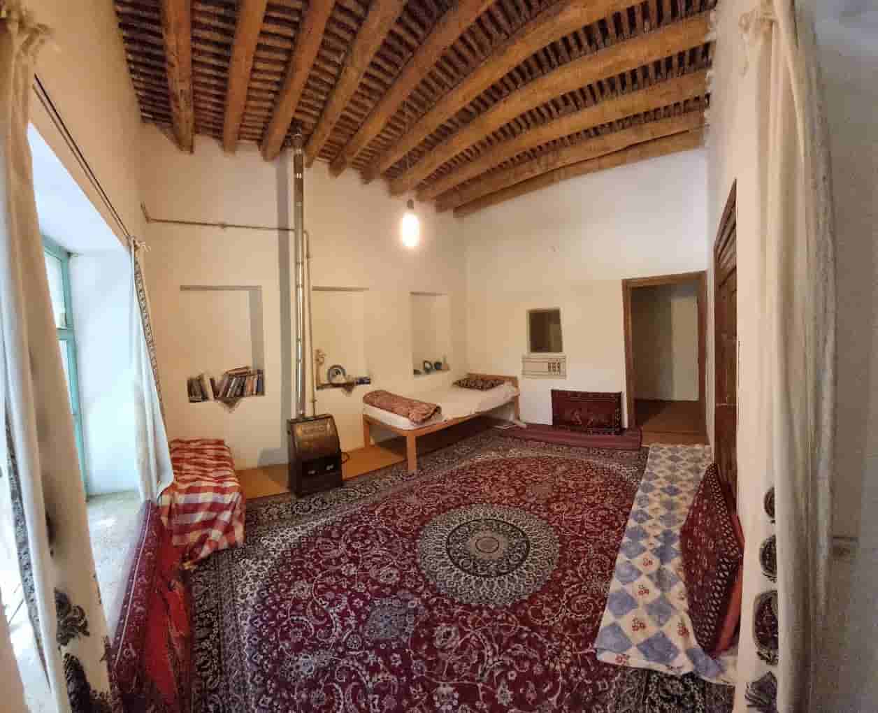 اجاره اقامتگاه بومگردی در بویین میان دشت اصفهان - پونستان