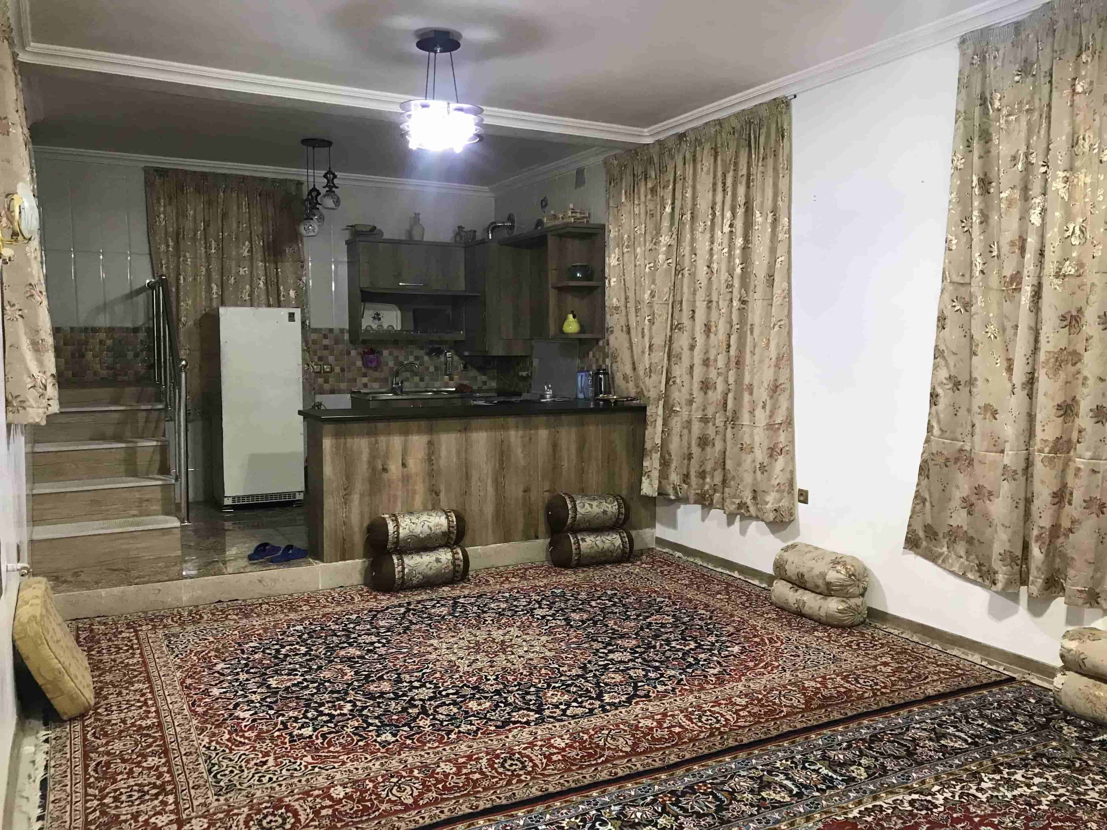 اجاره باغ و ویلا یک خوابه در قلات -طبقه ی دوم