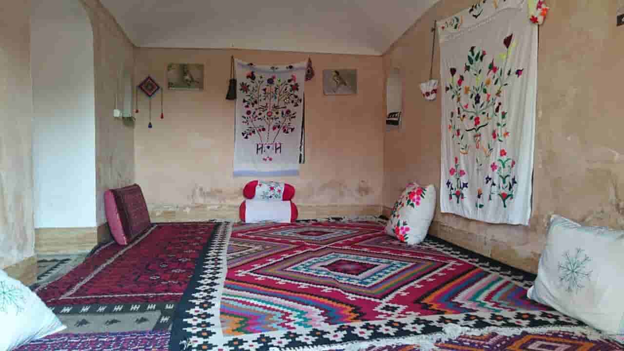 اجاره اقامتگاه بومگردی در رضا آباد شاهرود - اتاق کاراکال