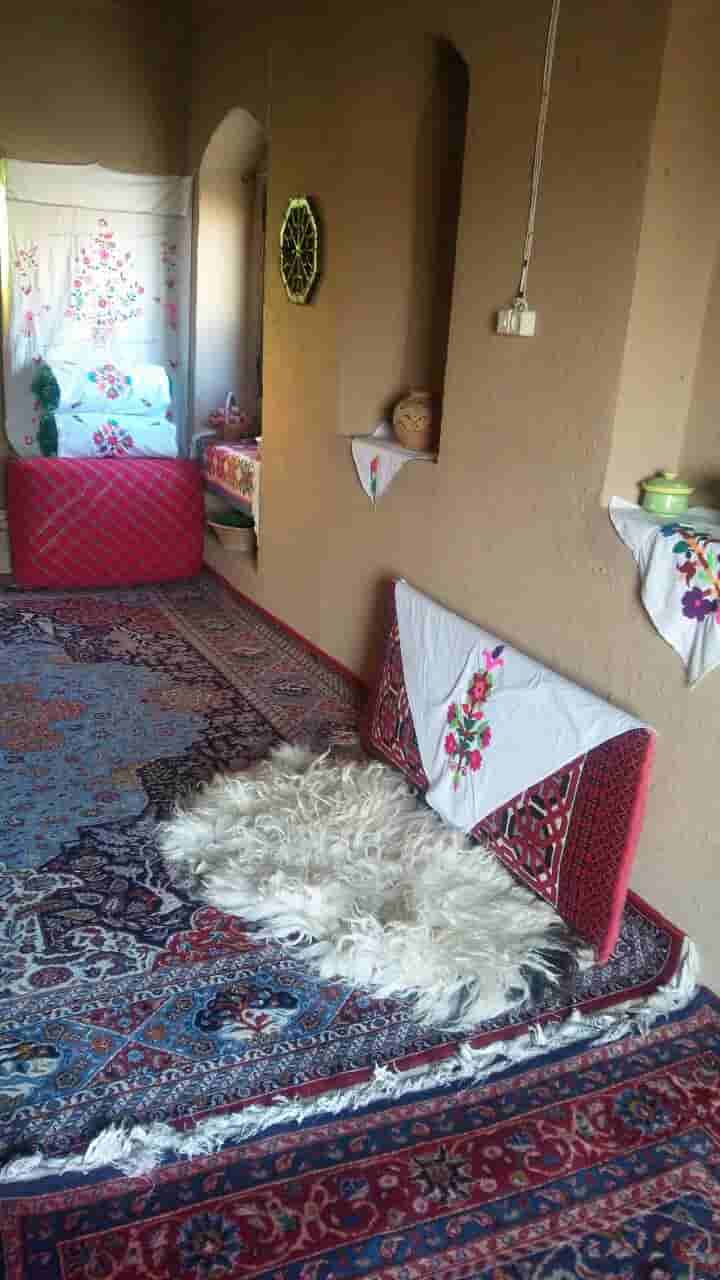 اجاره اقامتگاه بومگردی سنتی در بیارجمند سمنان- اتاق نو