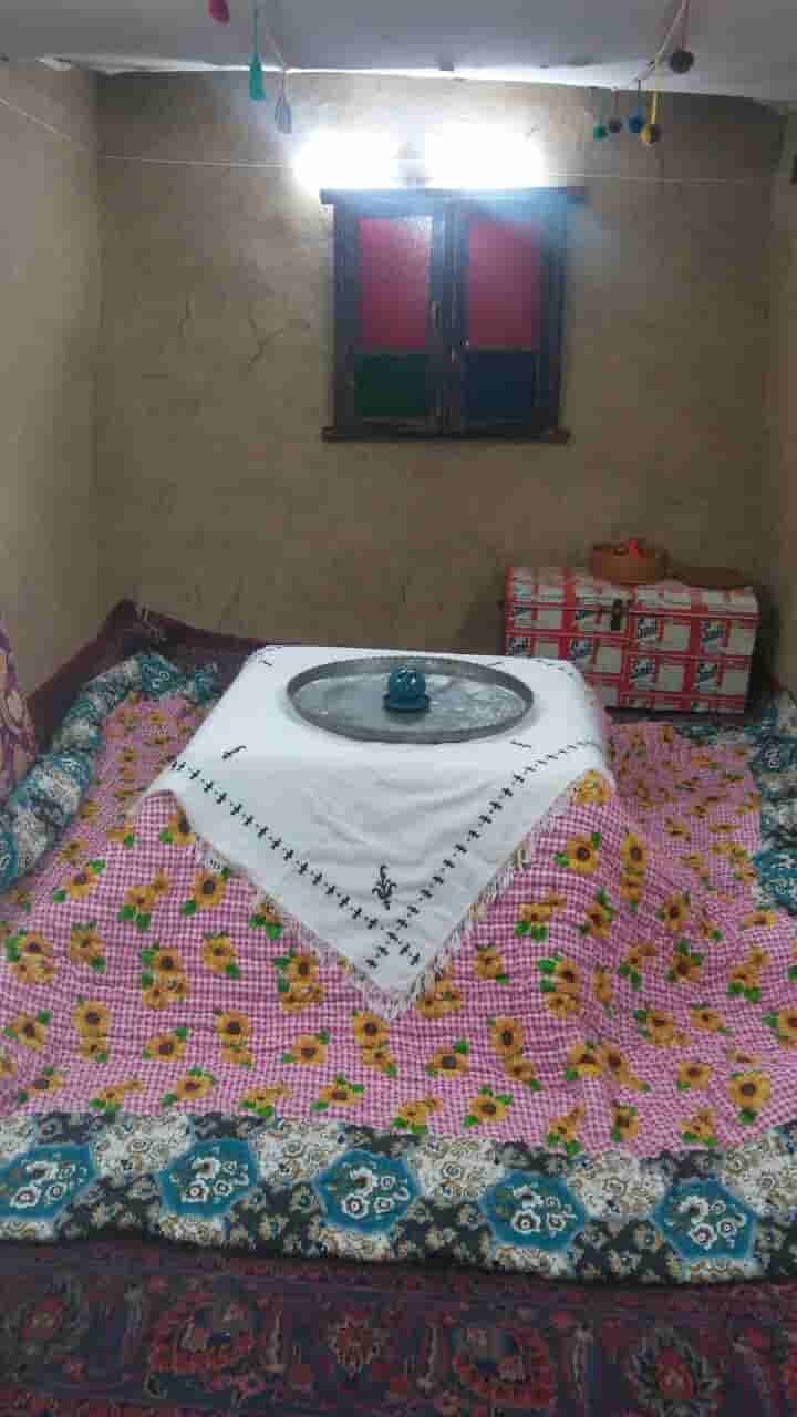 اجاره خانه ی سنتی در بیارجمند سمنان -اتاق کرسی