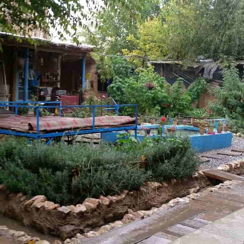 اجاره اقامتگاه بومگردی در هفشجان با امکانات عالی و سرویس سفارش غذا