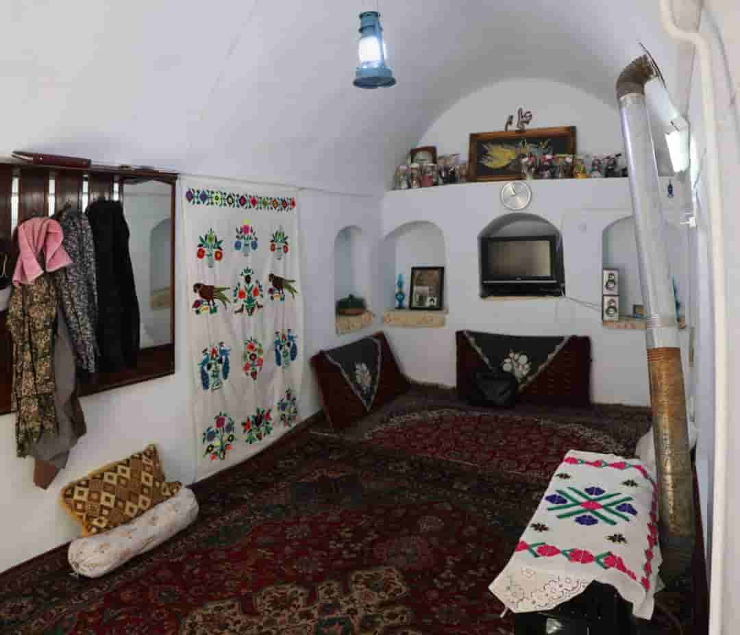 اجاره اقامتگاه بومگردی و خانه سنتی در سمنان-اتاق4