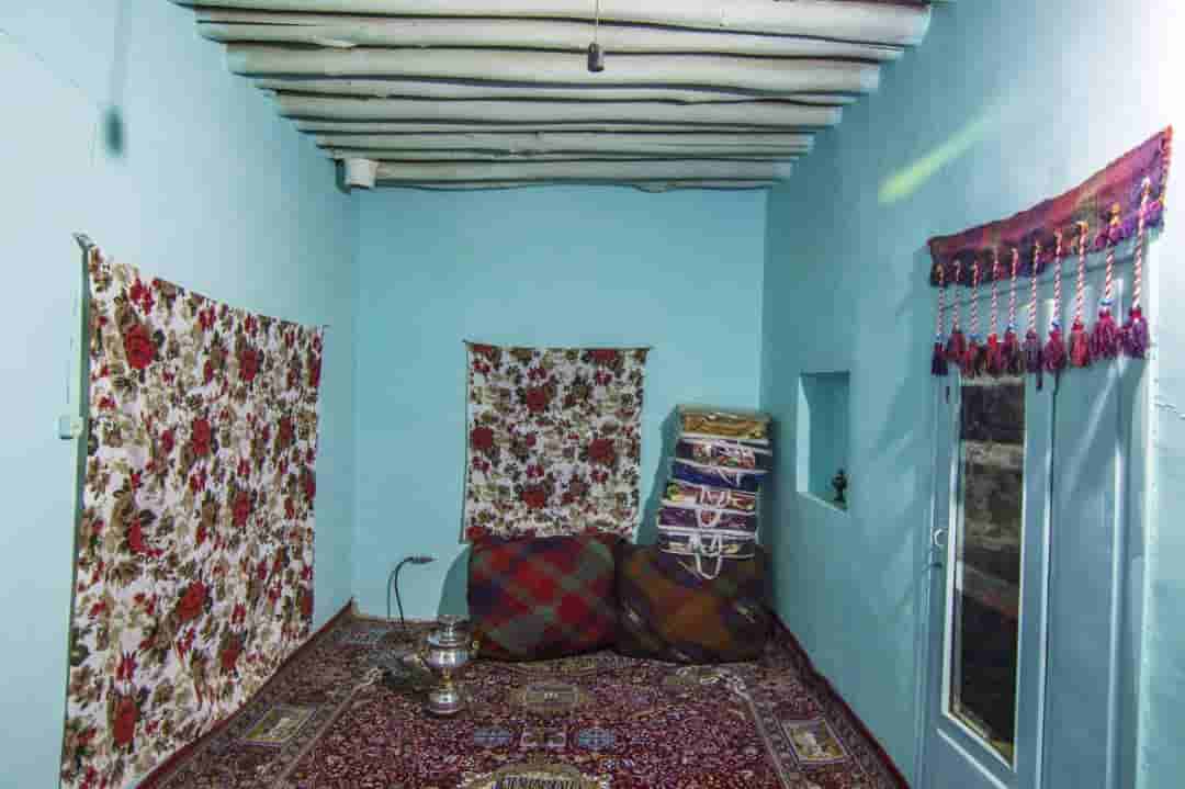 اجاره اقامتگاه بومگردی و خانه روستایی در کندوله صحنه-اتاق 15 متری