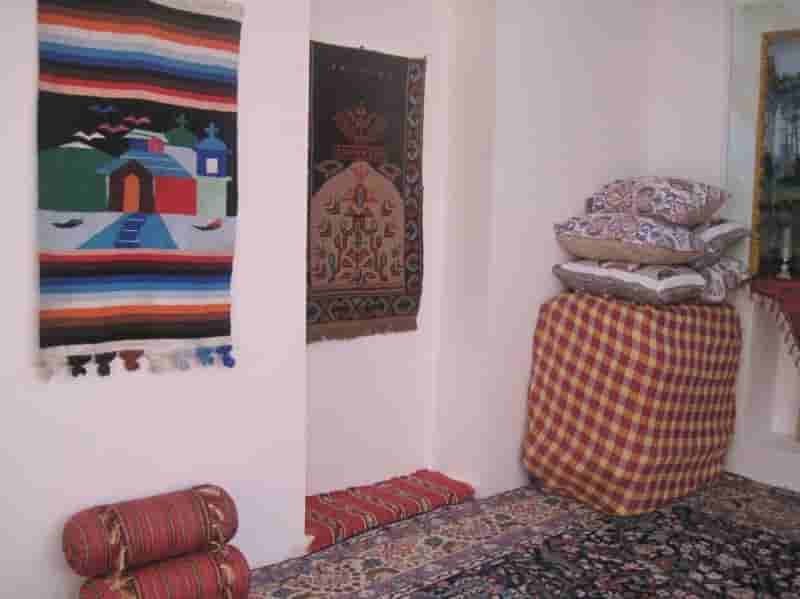 اجاره اقامتگاه بومگردی سنتی در سربندان تهران