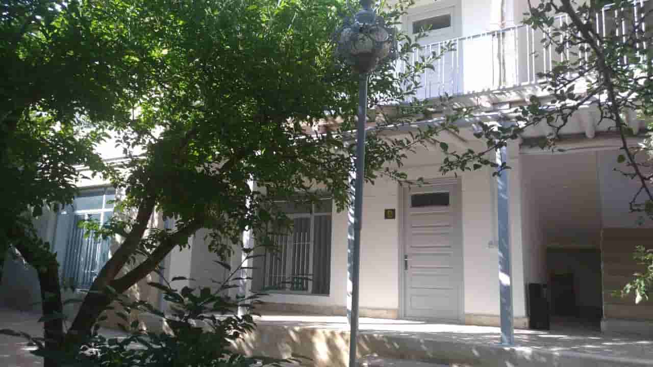 اجاره اقامتگاه بومگردی سنتی در سربندان تهران