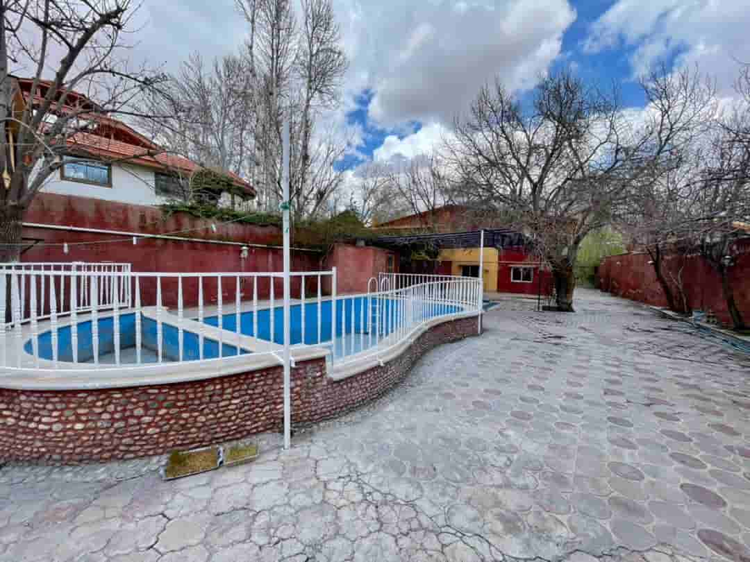 اجاره ویلا استخردار کنار رودخانه در اردل باغ بهادران