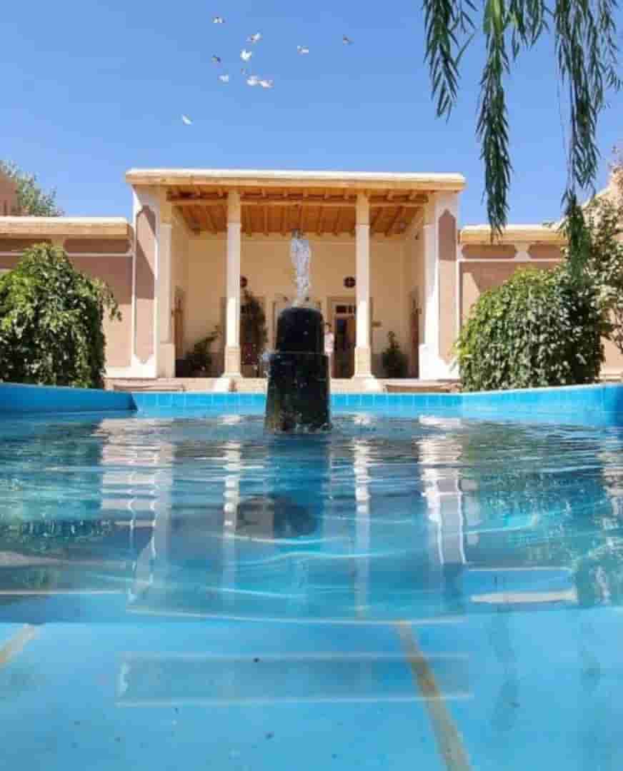 اجاره اقامتگاه سنتی در رادکان چناران - ارگ رادکان