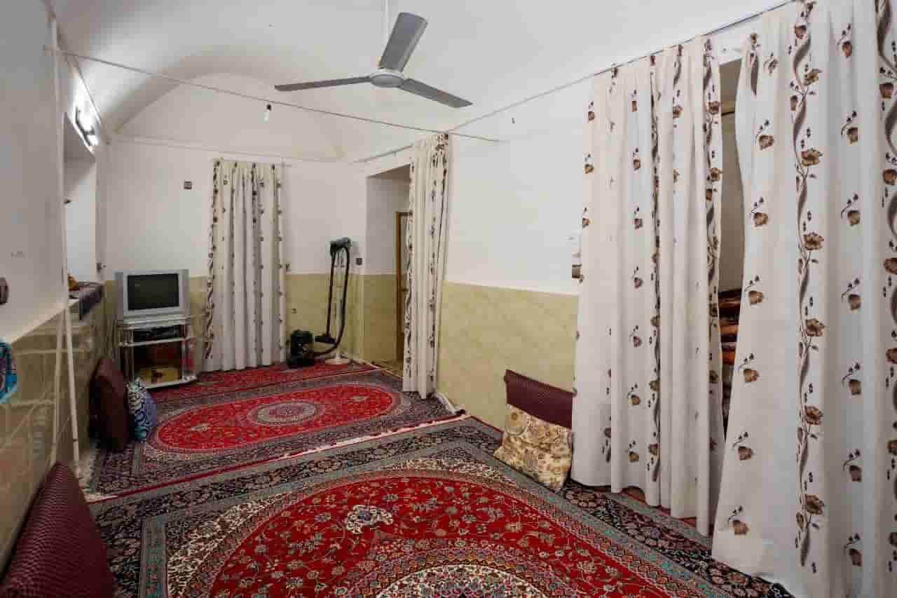 اجاره خانه سنتی اقامتگاه سنتی در ورزنه اصفهان - اتاق 7 کف خواب بدون تخت