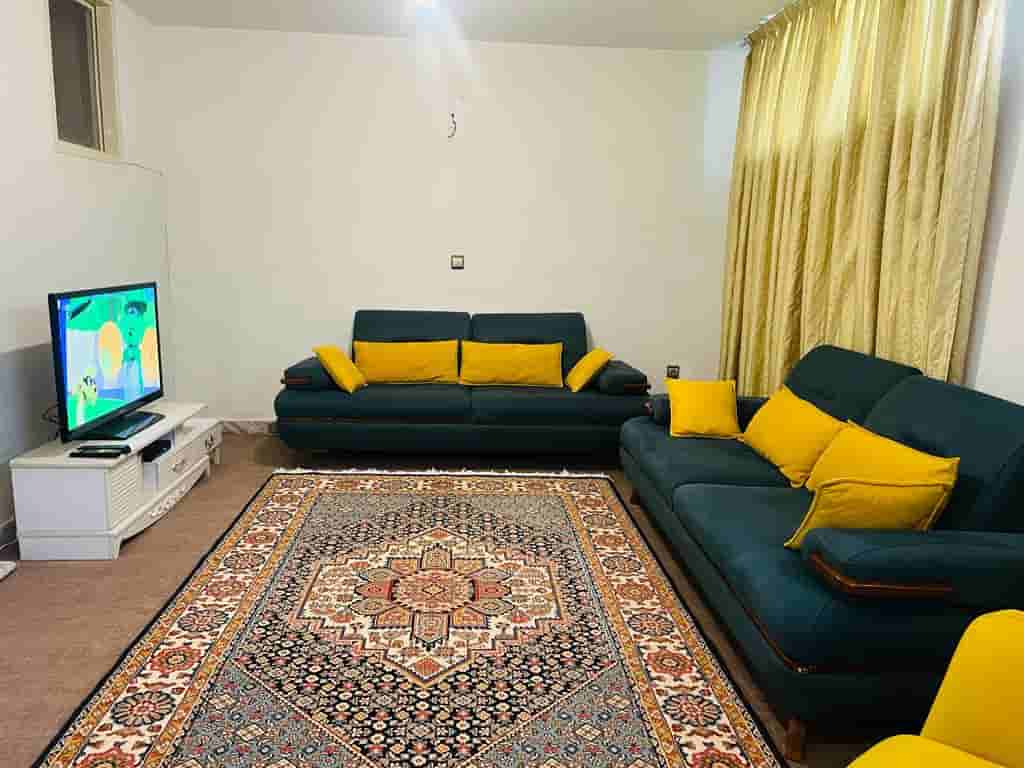 اجاره آپارتمان تک خوابه در شاهین جنوبی زیر همکف - شمال غرب