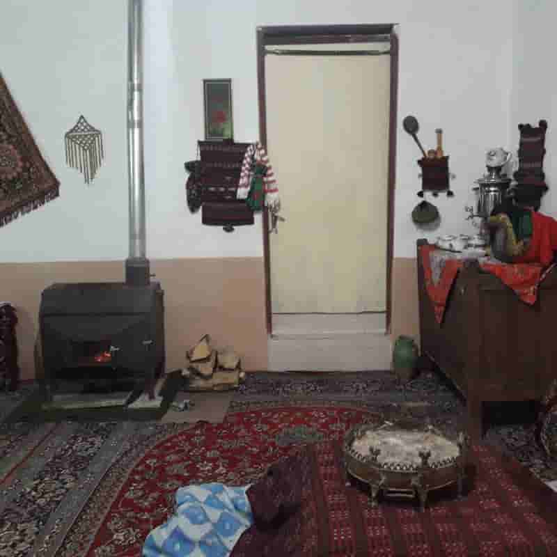 اجاره بومگردی سنتی در شفت _ اتاق 1