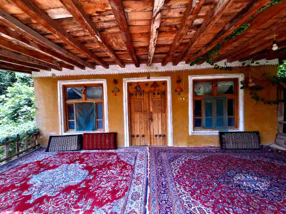 اجاره اقامتگاه سنتی در روستای فارسیان گلستان  - اتاق پرسیان