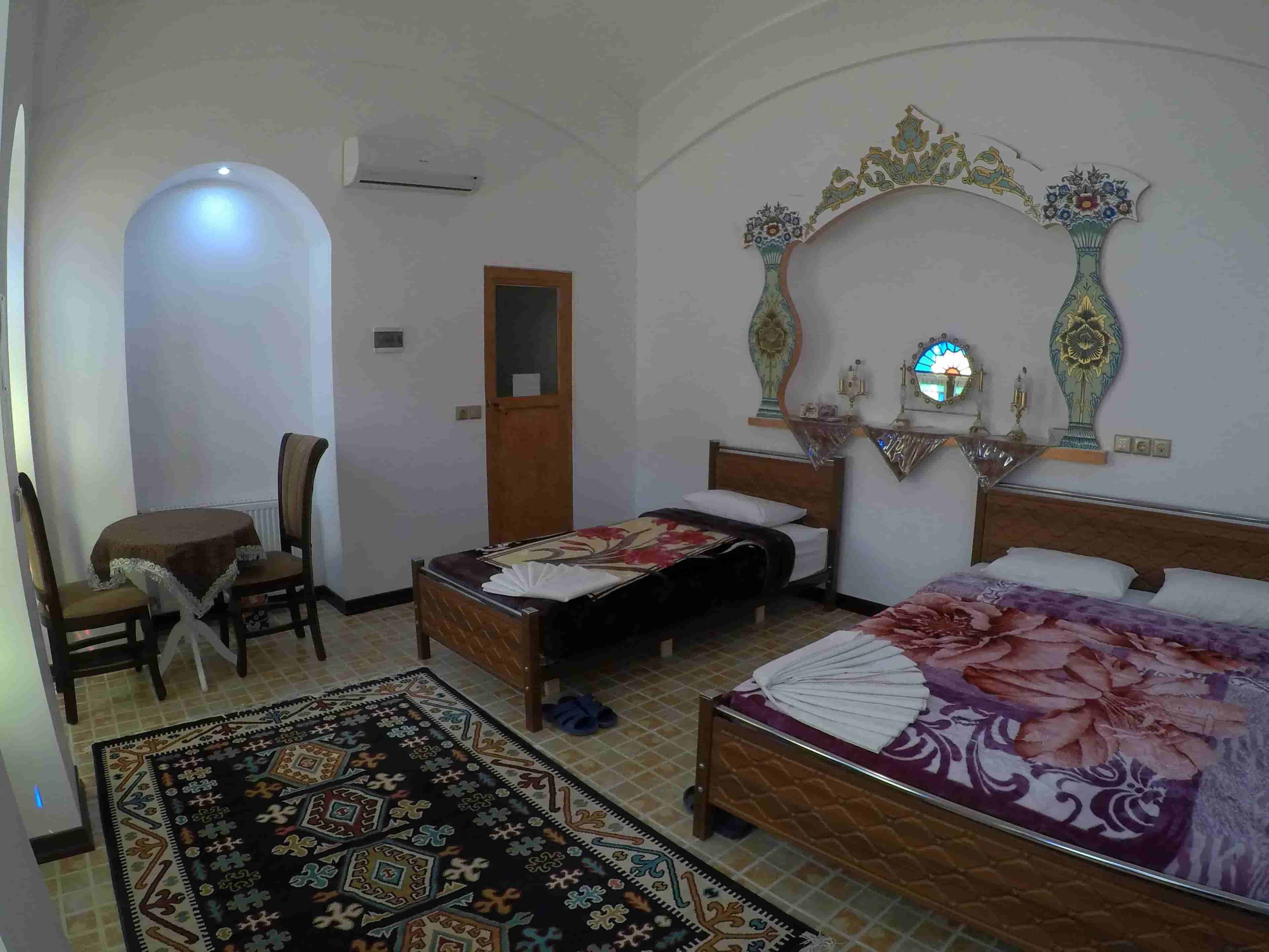 اجاره اقامتگاه بومگردی در کمال الملک کاشان - 3 تخته مستر