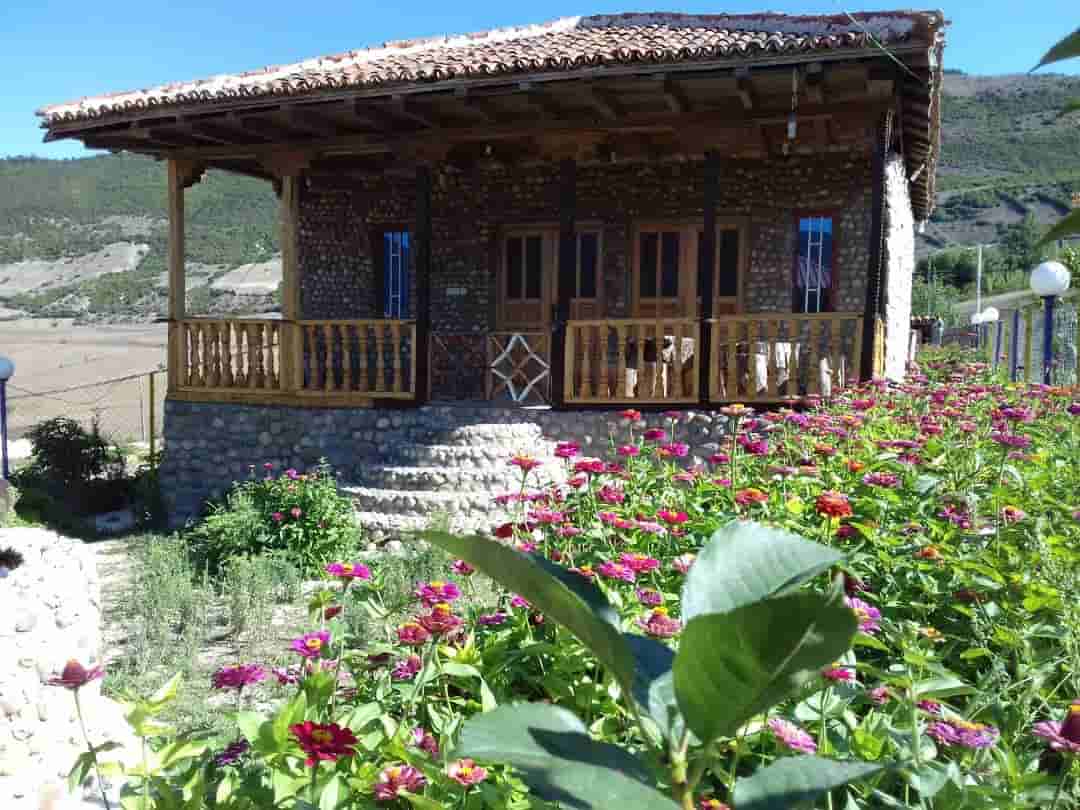 اقامتگاه بومگردی در روستای جیربند بهشهر  -  بلوط
