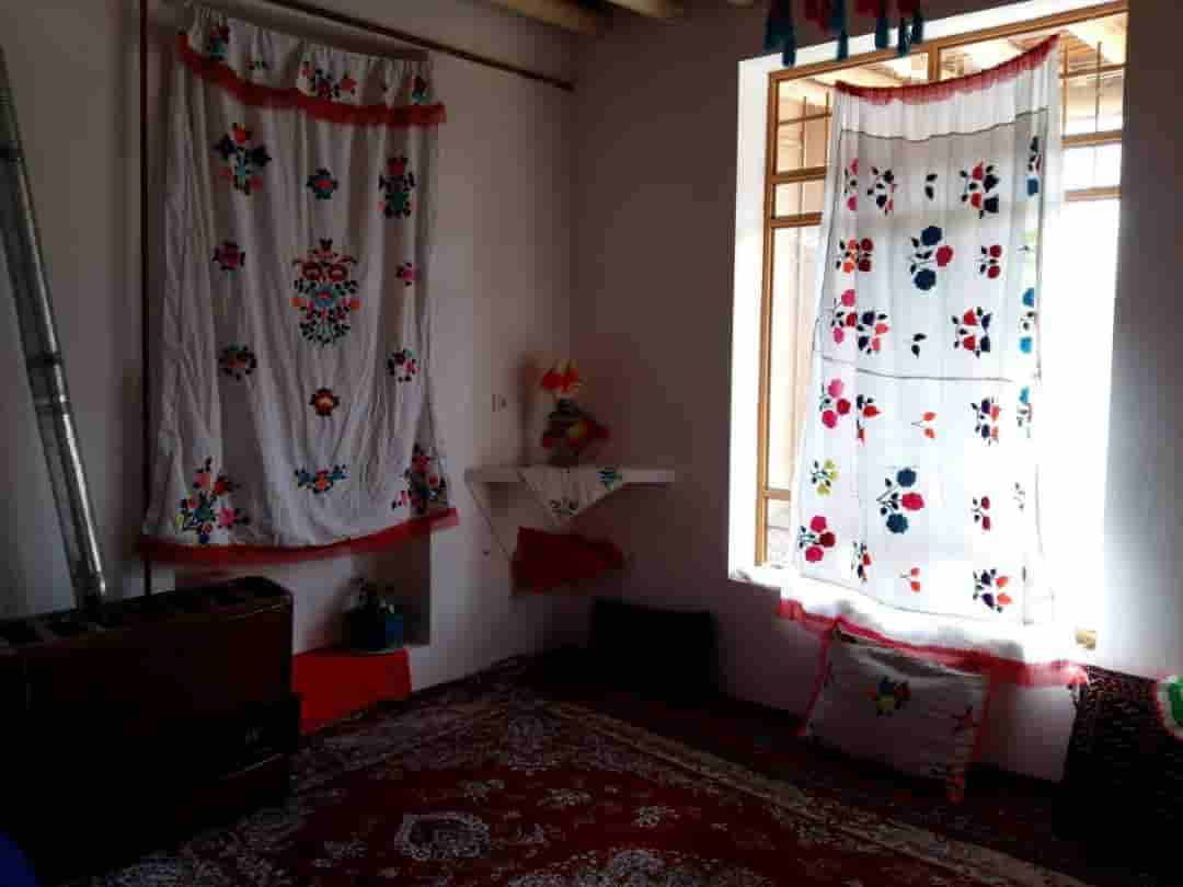 اجاره خانه سنتی در روئین اسفراین  