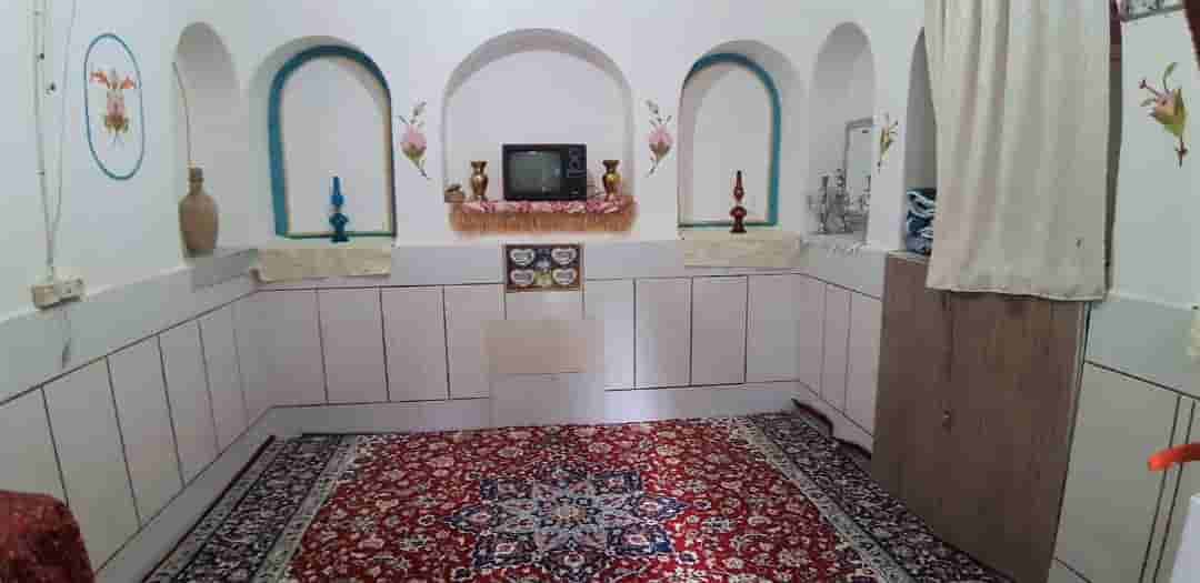 رزرو اتاق بومگردی در دستجرد ورزنه - امرداد