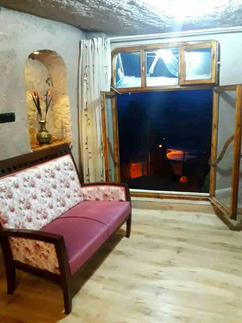 اقامتگاه صخره ای در کندوان تبریز