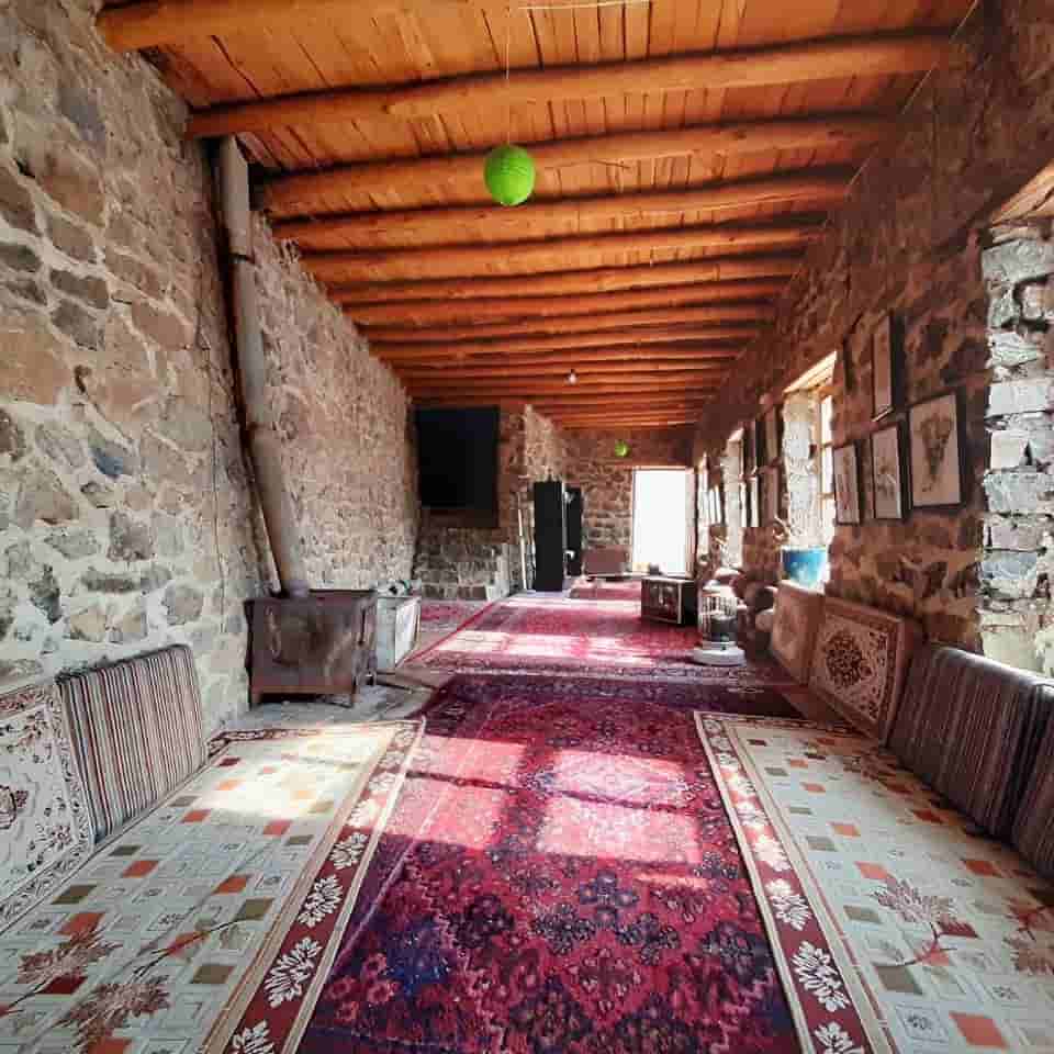 اجاره کلبه سنگی کوهستانی در سنگان بالا تهران - A