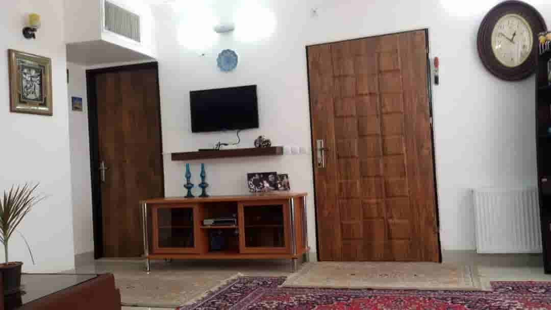 اجاره سوئیت مبله تمیز در صنعت کاشان-یک خوابه 75 متری