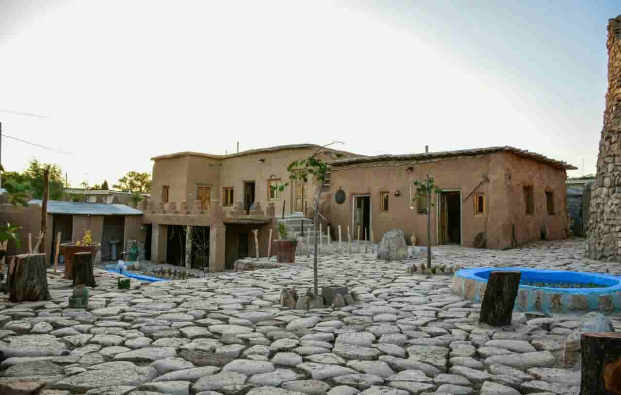 اجاره اتاق سنتی در قصریعقوب خرم بید اتاق_ 9