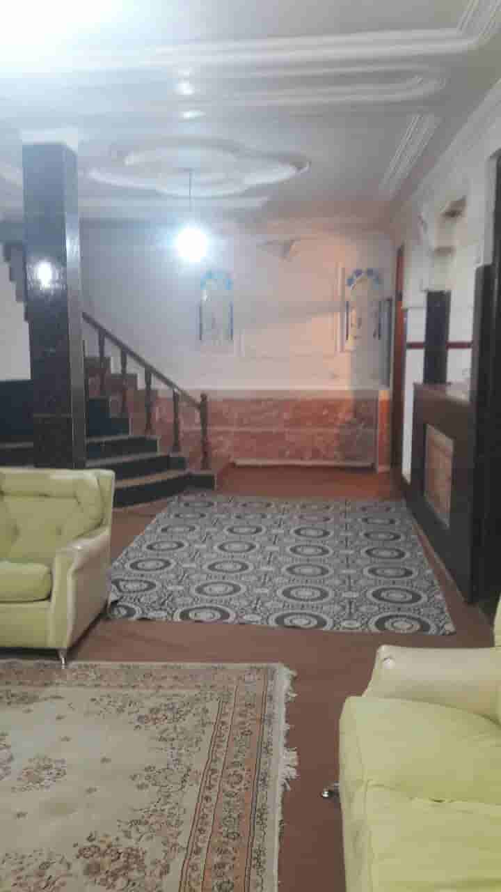 اجاره خانه ویلایی دربست در ماکو - واحد ولیعصر