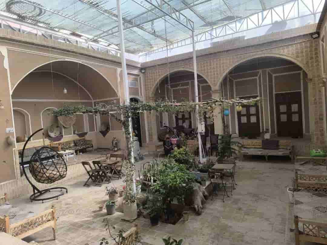 اجاره اقامتگاه بومگردی در خیابان انقلاب یزد - مولانا