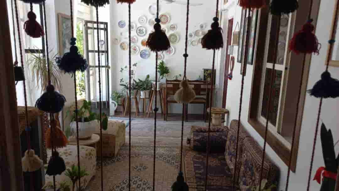 اجاره خانه مرمت شده بومگردی دو خوابه در برشنه سپیدان-تراس