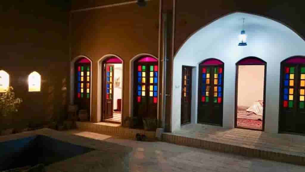 اجاره اتاق بومگردی در بیابانک سرخه  - روشنایی