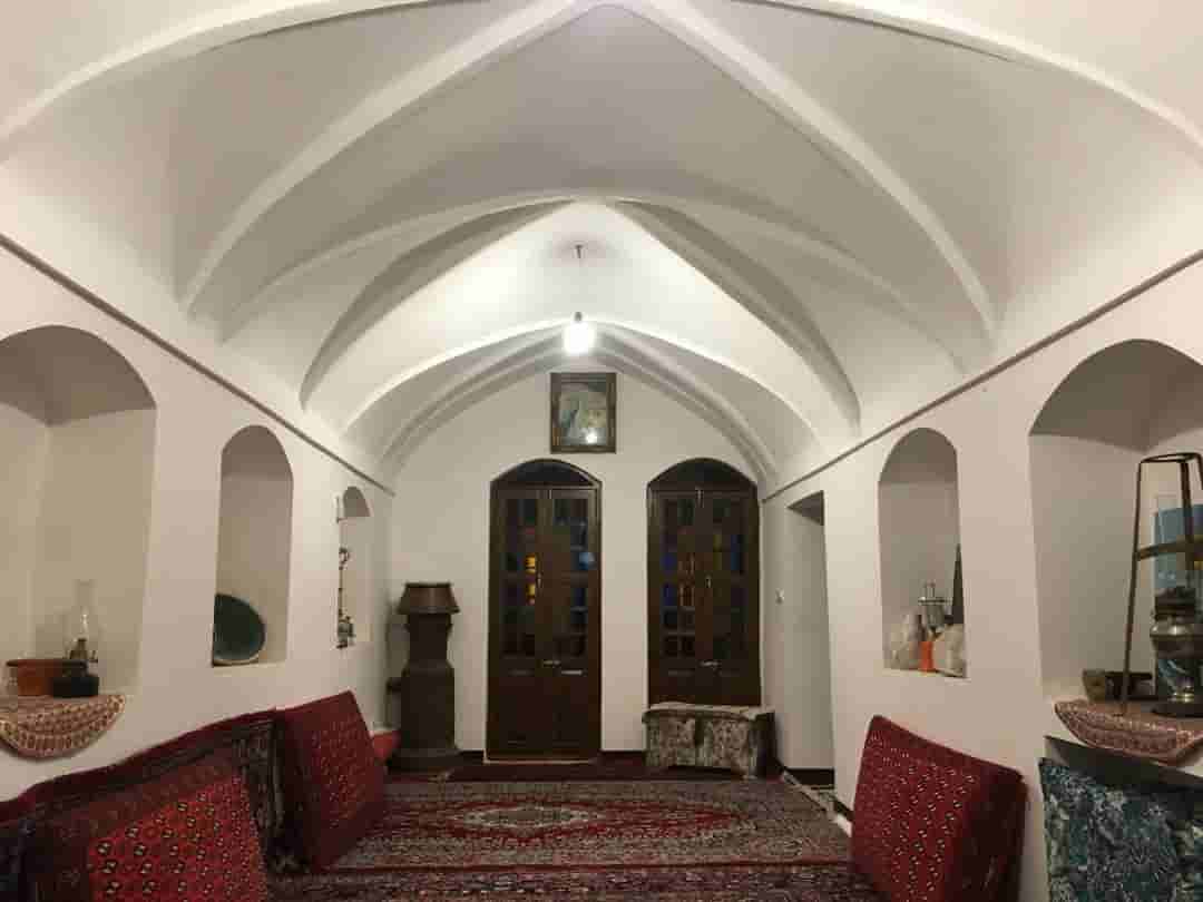 اجاره اتاق بومگردی در بیابانک سرخه  - روشنایی