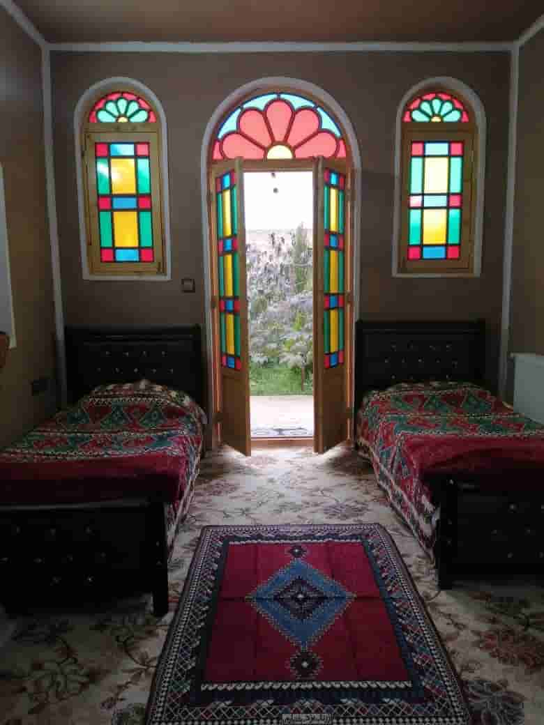 اجاره اقامتگاه بومگردی اردیبهشت در شاهدیه یزد